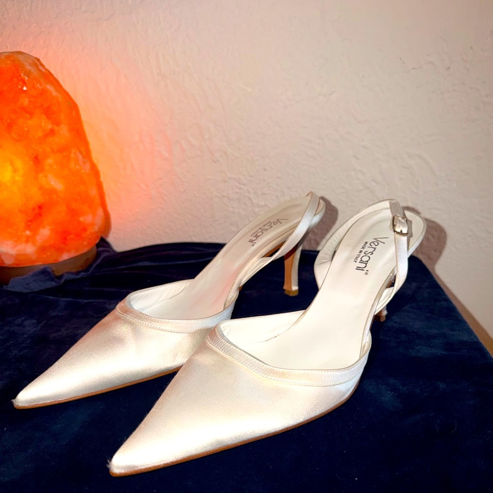 Vintage Versani Made in Italy Ivory Satin Slingback Heels – Size 10